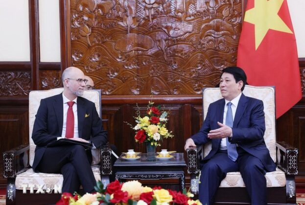 Chủ tịch nước Lương Cường tiếp Đại sứ Canada tại Việt Nam Shawn Steil đến ch&agrave;o từ biệt.