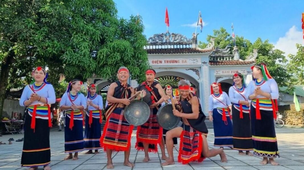 Độc đáo di sản văn hóa phi vật thể múa Cà đáo và Tết Ngã rạ của người Co Độc đáo di sản văn hóa phi vật thể múa Cà đáo và Tết Ngã rạ của người Co