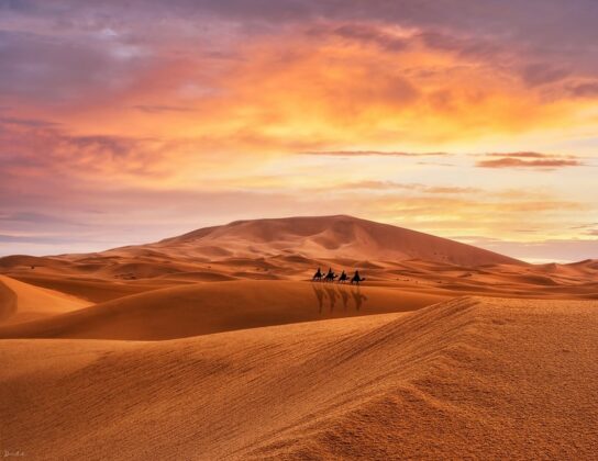 Sau nhiều thế kỷ thịnh vượng biến động lớn lại xảy ra với sa mạc Sahara, do sự ph&aacute;t triển kỹ thuật h&agrave;ng hải ch&acirc;u &Acirc;u. C&aacute;c hải tr&igrave;nh dọc bờ biển ch&acirc;u Phi đ&atilde; thay thế mạng lưới giao thương xuy&ecirc;n Sahara, khiến sa mạc n&agrave;y trở n&ecirc;n vắng vẻ.