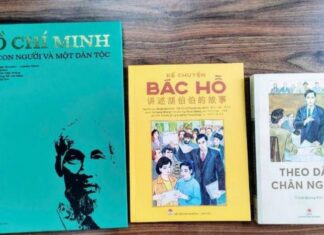 Ra mắt sách tranh ‘Kể chuyện Bác Hồ’ song ngữ Việt-Trung Ra mắt sách tranh 'Kể chuyện Bác Hồ' song ngữ Việt-Trung