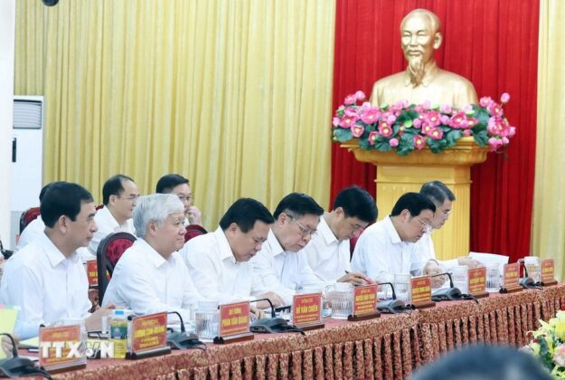 C&aacute;c đại biểu tham dự buổi l&agrave;m việc.