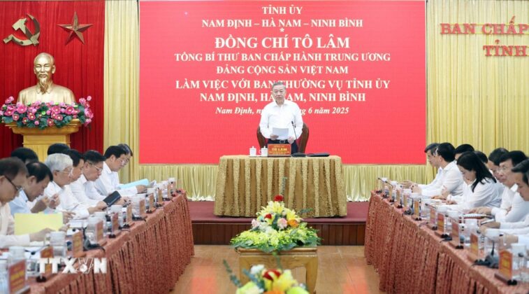 Tổng B&iacute; thư l&agrave;m việc với Ban Thường vụ Tỉnh ủy Nam Định, H&agrave; Nam, Ninh B&igrave;nh