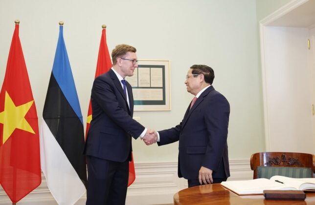 Thủ tướng Phạm Minh Ch&iacute;nh hội đ&agrave;m với Thủ tướng Cộng h&ograve;a Estonia Kristen Michal.