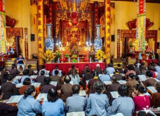 17 tôn giáo được công nhận tại Việt Nam, có một số được ít người biết đến 17 tôn giáo được công nhận tại Việt Nam, có một số được ít người biết đến