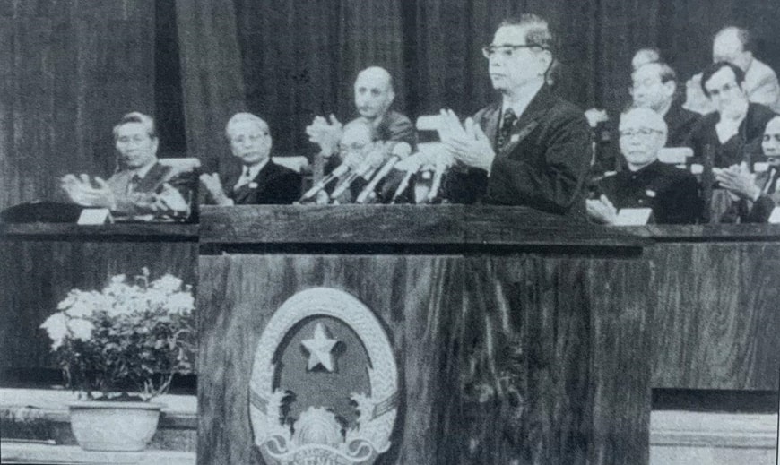 Đồng chí Nguyễn Văn Linh tại Đại hội đại biểu toàn quốc lần thứ VI của Đảng Cộng sản Việt Nam, tháng 12-1986.