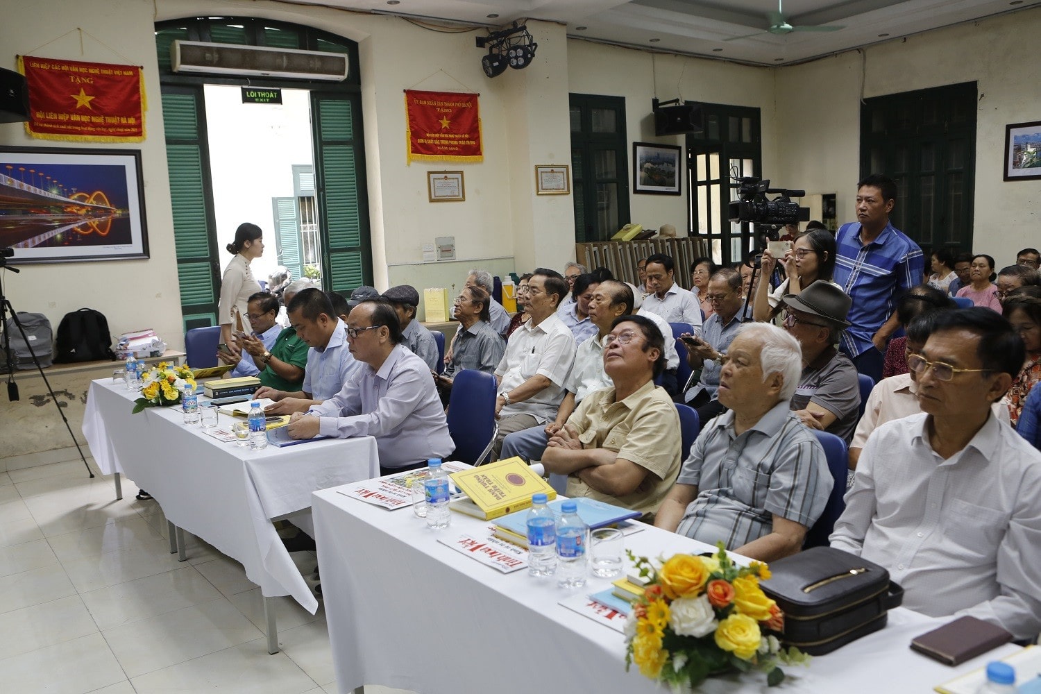 Khung cảnh Hội thảo