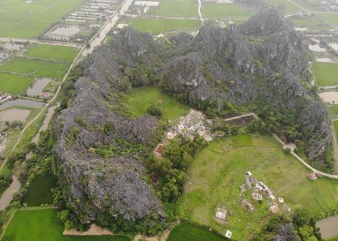 Toàn cảnh di tích Mán Bạc