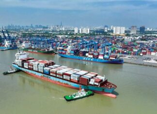 Kinh tế Việt Nam: Vượt 'thế trận' khó, tạo điểm sáng nổi bật