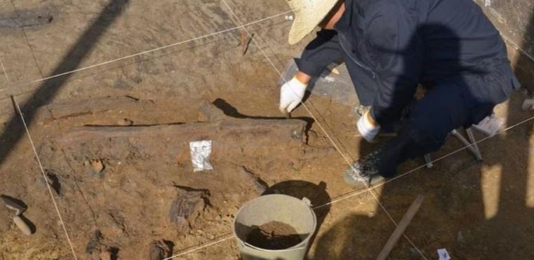 Loài người khác ở Trung Quốc: Phát hiện 'kho báu gỗ' 300.000 năm