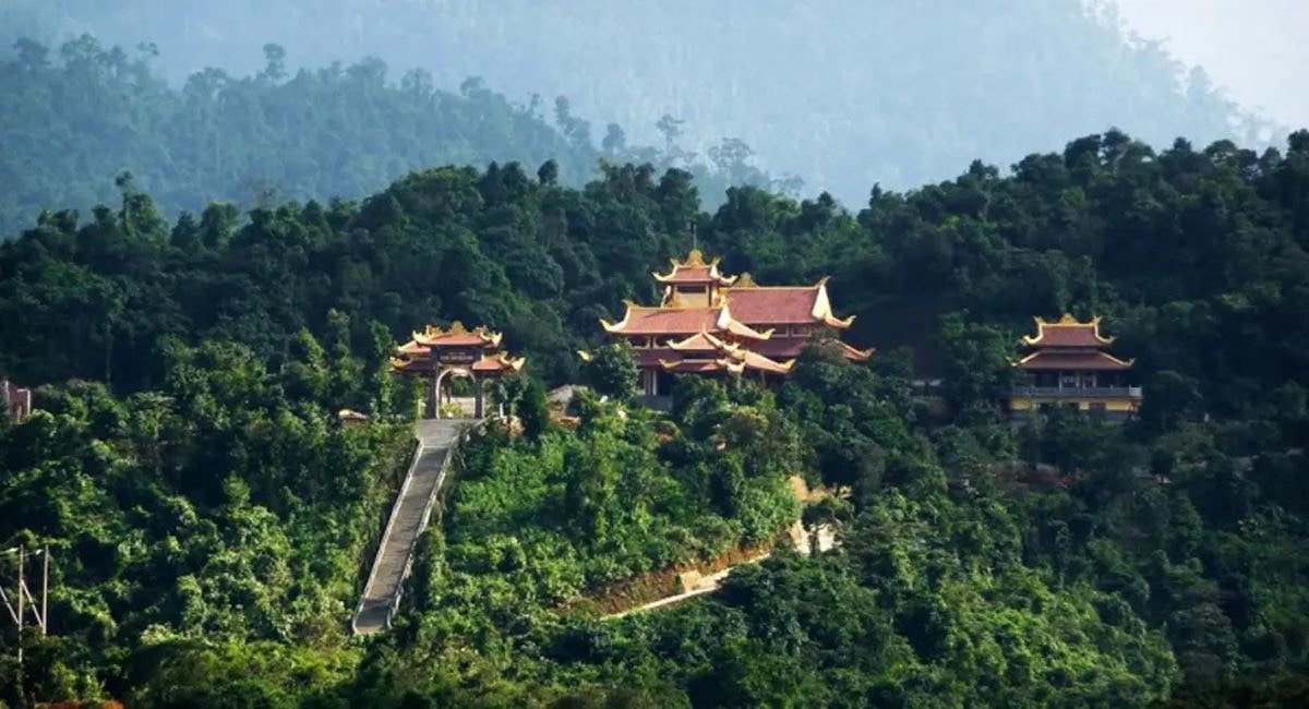 Núi Yên Tử ( Quảng Ninh)