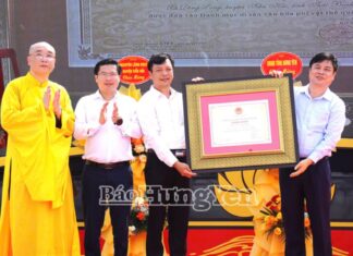 Hưng Yên đón chứng nhận Lễ hội đền Hưng Long là Di sản văn hóa phi vật thể quốc gia