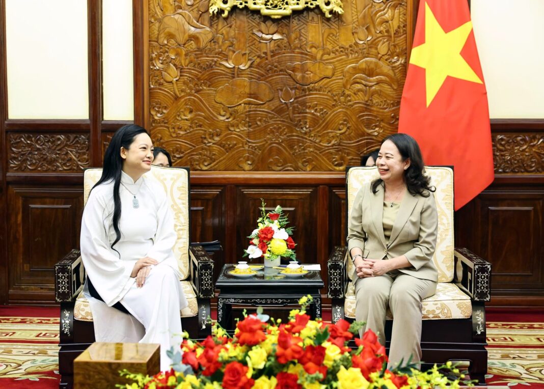 Phó Chủ tịch nước tiếp nữ phi hành gia gốc Việt đầu tiên bay vào không gian Phó Chủ tịch nước tiếp nữ phi hành gia gốc Việt đầu tiên bay vào không gian