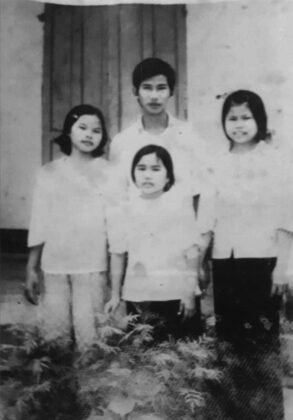 C&aacute;c em lớp nhỏ nhất khi giải thể trường năm 1982