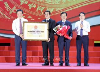 Vinh danh Di tích Tháp Bà Pô Nagar và nghề khai thác trầm hương