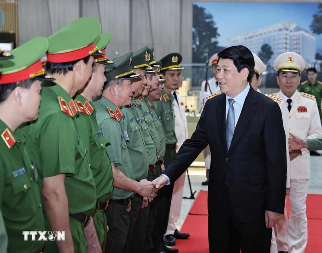 Chủ tịch nước Lương Cường dự Hội nghị sơ kết 6 tháng năm 2025 của Bộ Công an Chủ tịch nước Lương Cường dự Hội nghị sơ kết 6 tháng năm 2025 của Bộ Công an