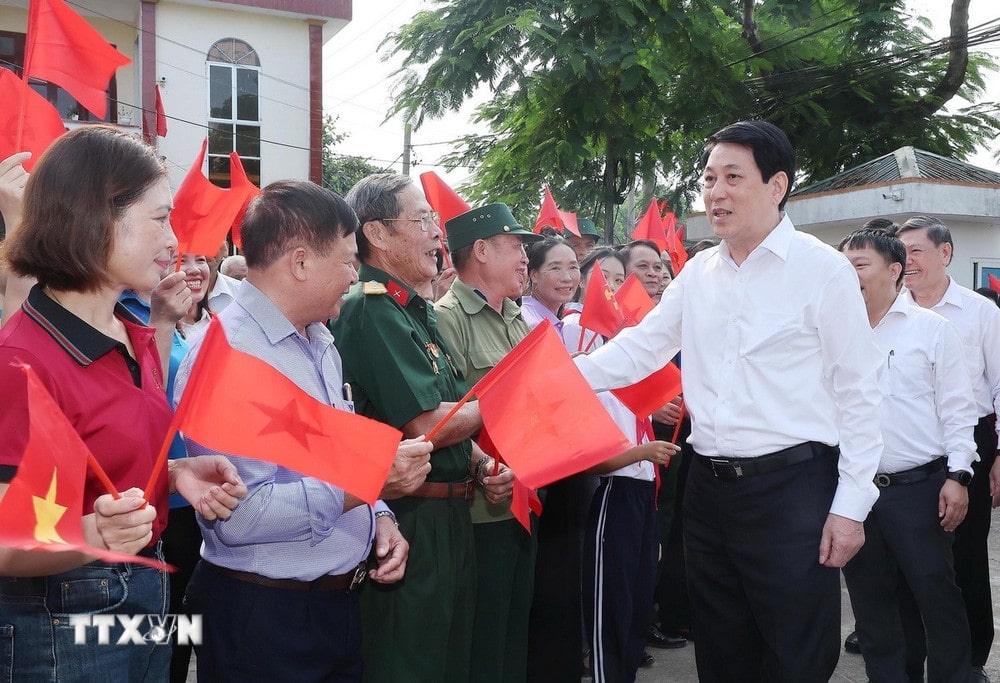 Chủ tịch nước Lương Cường kiểm tra vận hành chính quyền hai cấp tại Quảng Ninh Chủ tịch nước Lương Cường kiểm tra vận hành chính quyền hai cấp tại Quảng Ninh