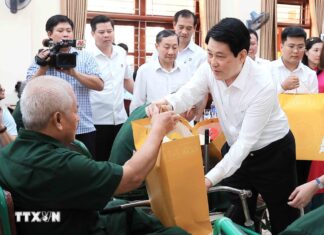 Chủ tịch nước thăm thương binh tại Trung tâm Điều dưỡng Thương binh Duy Tiên