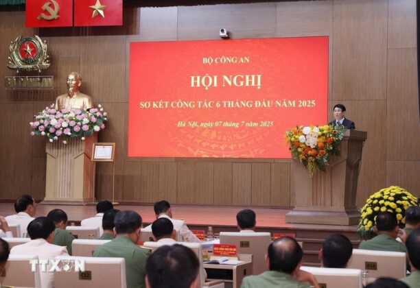 Chủ tịch nước Lương Cường ph&aacute;t biểu chỉ đạo.