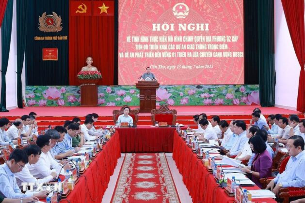 Hội nghị về thực hiện ch&iacute;nh quyền địa phương hai cấp v&agrave; triển khai dự &aacute;n trọng điểm v&ugrave;ng Đồng bằng s&ocirc;ng Cửu Long.