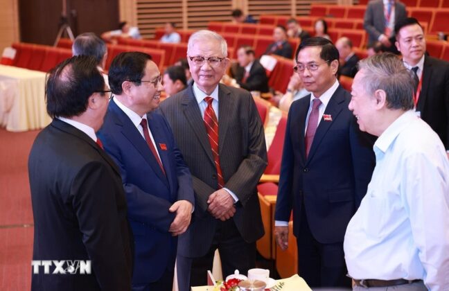 Thủ tướng Phạm Minh Ch&iacute;nh với c&aacute;c đại biểu dự Đại hội đại biểu Đảng bộ Bộ Ngoại giao lần thứ I, nhiệm kỳ 2025-2030.