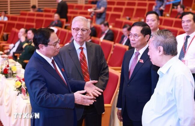 Thủ tướng Phạm Minh Ch&iacute;nh với c&aacute;c đại biểu dự Đại hội đại biểu Đảng bộ Bộ Ngoại giao lần thứ I, nhiệm kỳ 2025-2030.