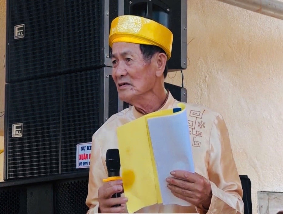 Ông Trịnh Trọng Phòng - Chủ tịch Hội đồng họ Trịnh xã Nông Cống phát biểu tại buổi lễ.