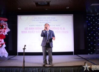 Tác phẩm mới “Lê Anh Dũng 11 Trường ca” Tác phẩm mới “Lê Anh Dũng 11 Trường ca”