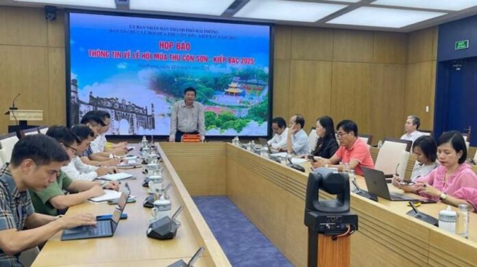 Tổ chức Lễ hội mùa thu Côn Sơn-Kiếp Bạc quy mô lớn nhất từ trước đến nay Tổ chức Lễ hội mùa thu Côn Sơn-Kiếp Bạc quy mô lớn nhất từ trước đến nay