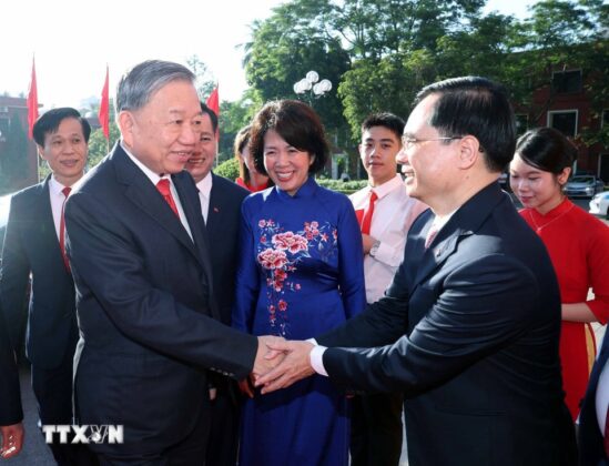Tổng B&iacute; thư T&ocirc; L&acirc;m đến dự Đại hội đại biểu Đảng bộ c&aacute;c Cơ quan Đảng Trung ương lần thứ nhất. (Ảnh: Thống Nhất/TTXVN)