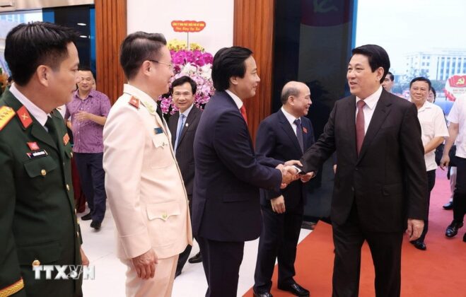 Chủ tịch nước Lương Cường với c&aacute;c đại biểu dự Đại hội.