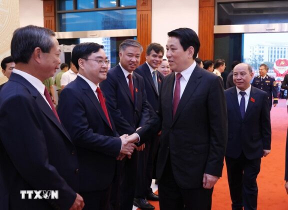 Chủ tịch nước Lương Cường với c&aacute;c đại biểu dự Đại hội.