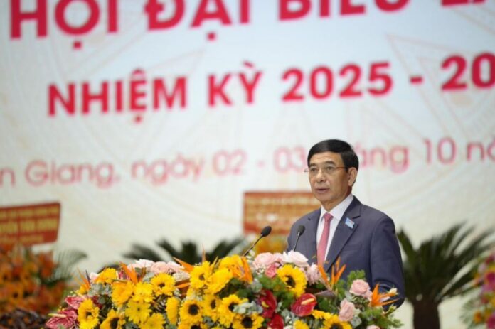 Đại tướng Phan Văn Giang: An Giang hoàn toàn có thể đạt được tốc độ tăng trưởng kinh tế từ 11% trở lên Đại tướng Phan Văn Giang: An Giang hoàn toàn có thể đạt được tốc độ tăng trưởng kinh tế từ 11% trở lên
