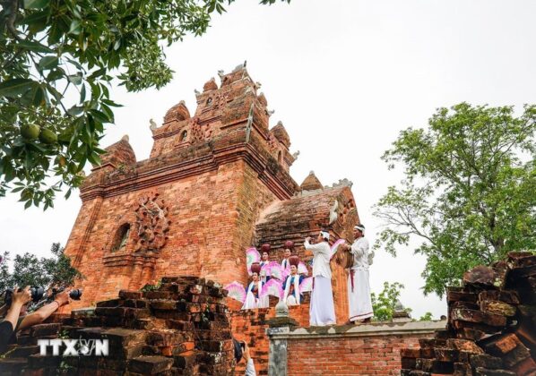 Đền th&aacute;p Po Rome l&agrave; nơi tổ chức c&aacute;c hoạt động sinh hoạt văn h&oacute;a, t&acirc;m linh v&agrave; c&aacute;c lễ hội truyền thống của người Chăm mỗi năm; đ&acirc;y l&agrave; điểm du lịch cho những người muốn t&igrave;m hiểu về văn h&oacute;a, lịch sử của cộng đồng người Chăm.