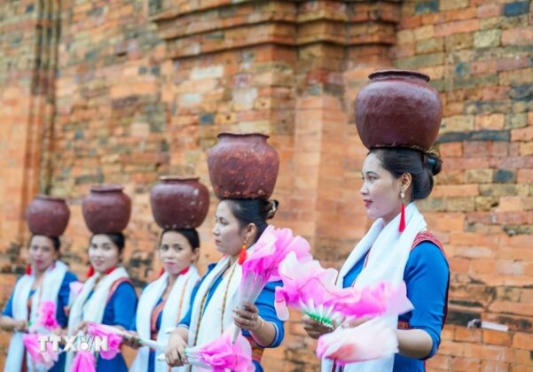 Đền th&aacute;p Po Rome l&agrave; nơi tổ chức c&aacute;c hoạt động sinh hoạt văn h&oacute;a, t&acirc;m linh v&agrave; c&aacute;c lễ hội truyền thống của người Chăm mỗi năm; đ&acirc;y l&agrave; điểm du lịch cho những người muốn t&igrave;m hiểu về văn h&oacute;a, lịch sử của cộng đồng người Chăm.