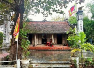 Về thành nhà Hồ nghe đá kể chuyện nàng Bình Khương Về thành nhà Hồ nghe đá kể chuyện nàng Bình Khương