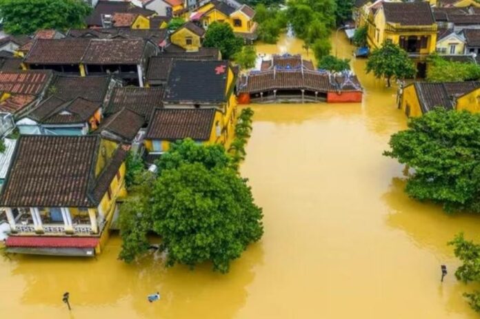 Số người chết và mất tích do mưa lũ tại miền Trung tăng lên 24 người Số người chết và mất tích do mưa lũ tại miền Trung tăng lên 24 người