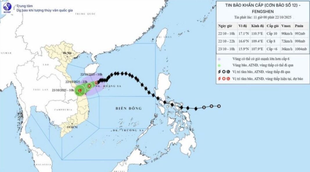 Bão số 12 suy yếu khi áp sát đất liền, Trung Bộ mưa lớn kéo dài
