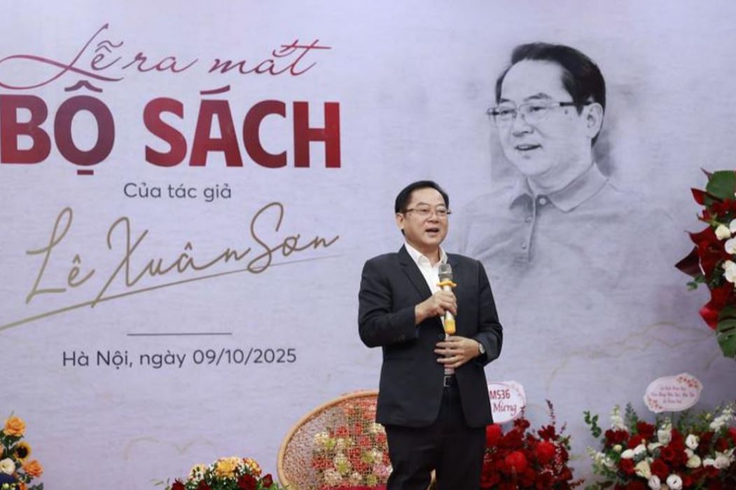 Nhà báo Lê Xuân Sơn: Kể chuyện đời, chuyện người bằng bút ký và thơ