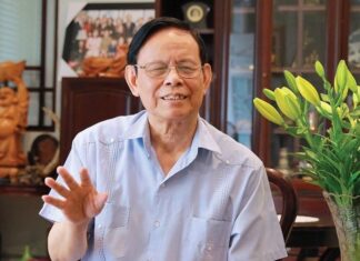 "Hoa nắng Nguyễn Hồng Vinh" - Tác giả: Nhà văn Phùng Văn Khai