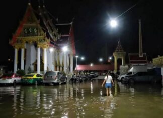 Thiệt hại do lũ lụt gia tăng nghiêm trọng tại Thái Lan, 22 người thiệt mạng Thiệt hại do lũ lụt gia tăng nghiêm trọng tại Thái Lan, 22 người thiệt mạng