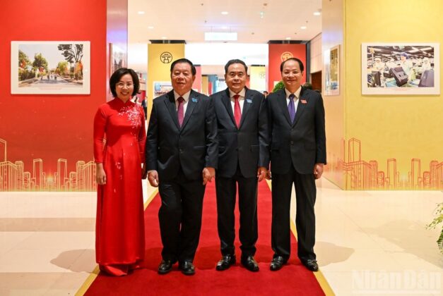 Chủ tịch Quốc hội Trần Thanh Mẫn với c&aacute;c đại biểu dự Đại hội. (Ảnh: DUY LINH)
