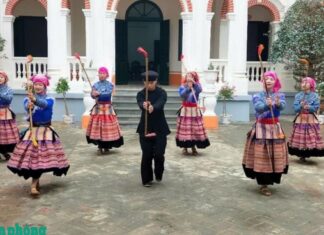 Vũ điệu sênh tiền trên dải đất biên cương Vũ điệu sênh tiền trên dải đất biên cương