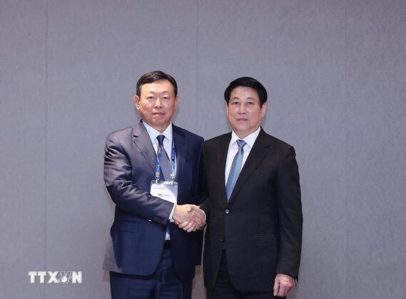Chủ tịch nước Lương Cường tiếp Chủ tịch Tập đo&agrave;n Lotte Shin Dong-bin.