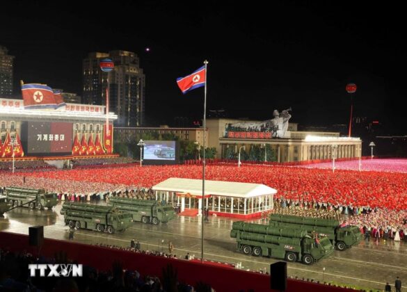 Quang cảnh Lễ duyệt binh kỷ niệm 80 năm th&agrave;nh lập Đảng Lao động Triều Ti&ecirc;n.