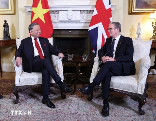 Tổng B&iacute; thư T&ocirc; L&acirc;m v&agrave; Thủ tướng Li&ecirc;n hiệp Vương quốc Anh v&agrave; Bắc Ireland Keir Starmer gặp hẹp.
