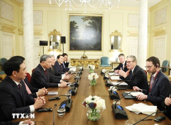 Tổng B&iacute; thư T&ocirc; L&acirc;m v&agrave; Thủ tướng Li&ecirc;n hiệp Vương quốc Anh v&agrave; Bắc Ireland Keir Starmer hội đ&agrave;m.
