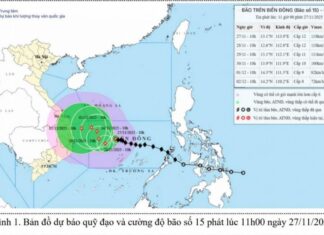 Bão số 15 đang trên Biển Đông, gây sóng lớn quanh quần đảo Trường Sa Bão số 15 đang trên Biển Đông, gây sóng lớn quanh quần đảo Trường Sa