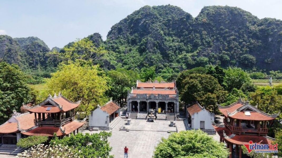 Đền Thái Vi: Ngôi đền đá thờ 4 vị vua, 2 tướng và hoàng hậu nhà Trần trên đất cố đô Đền Thái Vi: Ngôi đền đá thờ 4 vị vua, 2 tướng và hoàng hậu nhà Trần trên đất cố đô