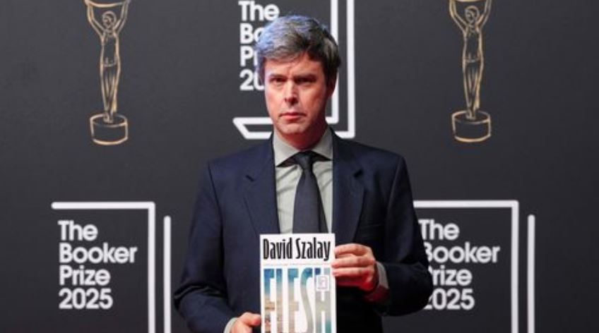 Nhà văn David Szalay giành giải Booker 2025
