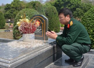 Chùm thơ đoạt giải B sáng tác về Bộ đội Hậu cần, Kỹ thuật 2025 của Phùng Văn Khai Chùm thơ đoạt giải B sáng tác về Bộ đội Hậu cần, Kỹ thuật 2025 của Phùng Văn Khai
